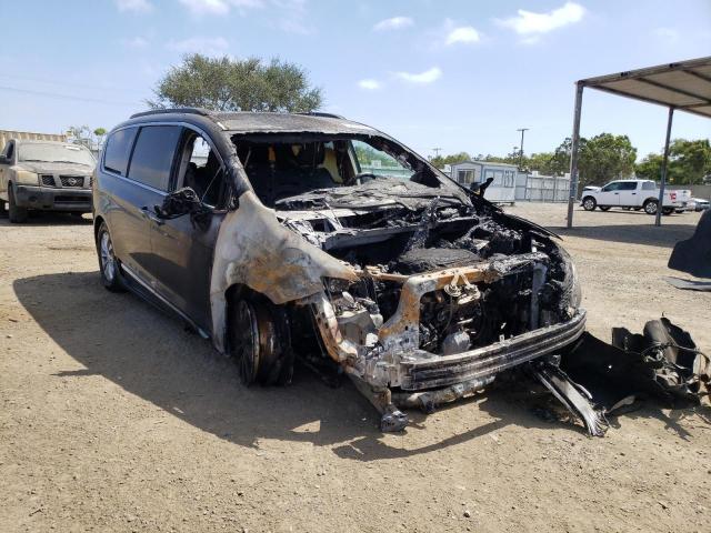 CHRYSLER PACIFICA T 2017 with VIN 2C4RC1BG3HR527482 - Photo from auction