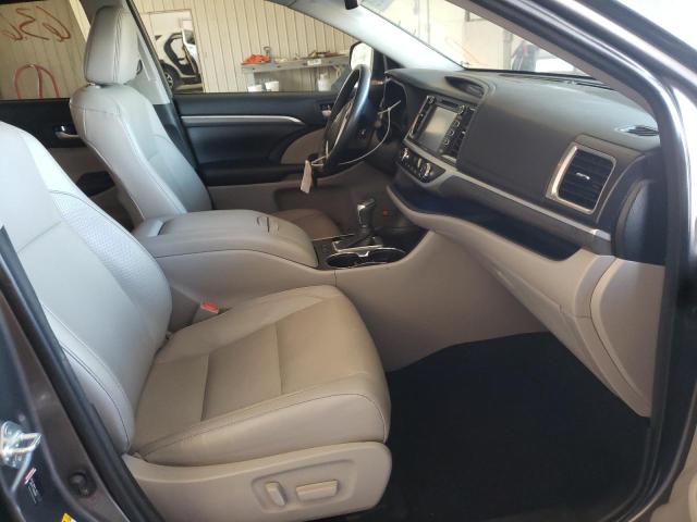 Photo 5 from auction – 2018 TOYOTA HIGHLANDER with VIN 5TDYZRFH6JS277373