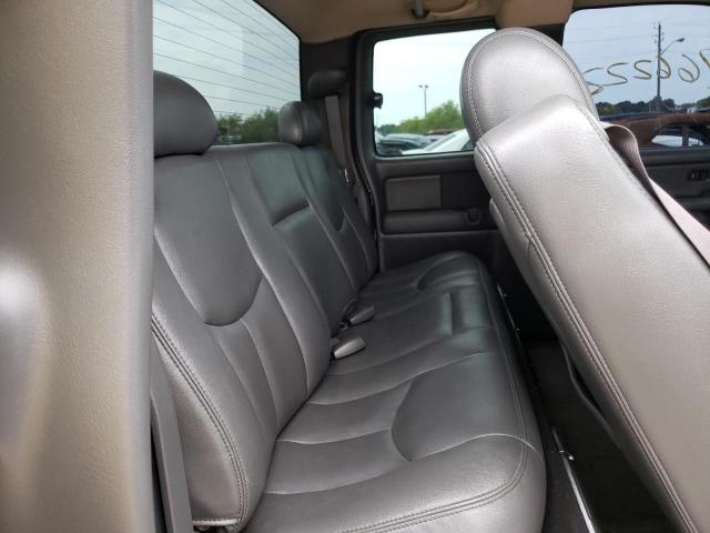 Photo 6 from auction – 2004 CHEVROLET SILVERADO with VIN 2GCEK19N141210945