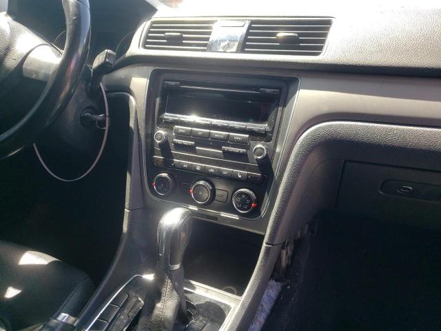 Photo 9 from auction – 2014 VOLKSWAGEN PASSAT S with VIN 1VWAT7A31EC081414