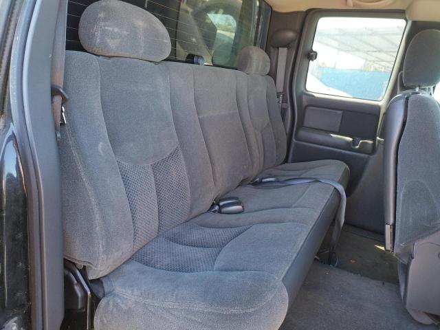 Photo 6 from auction – 2004 CHEVROLET SILVERADO with VIN 2GCEK19T741176640