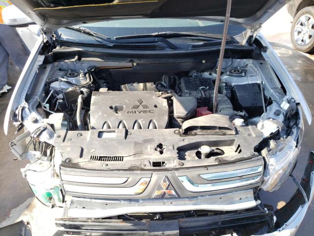 Photo 7 from auction – 2015 MITSUBISHI OUTLANDER with VIN JA4AZ3A35FZ006234
