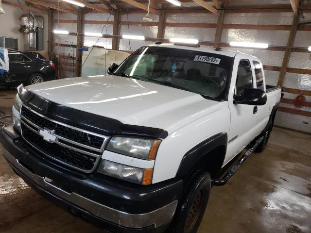 Photo 2 from auction – 2007 CHEVROLET SILVERADO with VIN 1GCHK29U97E151365