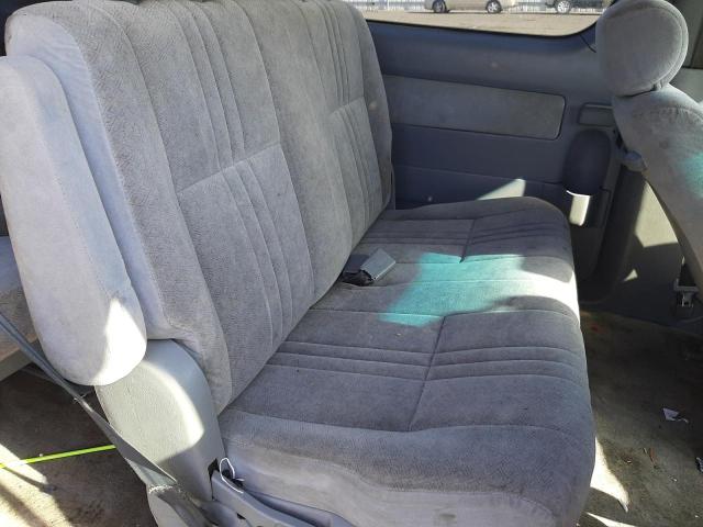 Photo 6 from auction – 2000 TOYOTA SIENNA CE with VIN 4T3ZF19C3YU243382