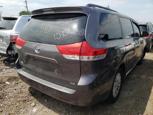 Photo 4 from auction – 2011 TOYOTA SIENNA XLE with VIN 5TDYK3DC2BS031754