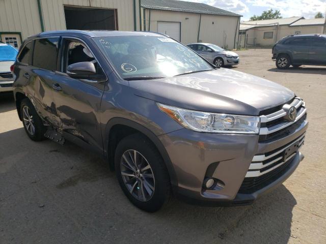 TOYOTA HIGHLANDER 2019 with VIN 5TDJZRFHXKS709952 - Photo from auction