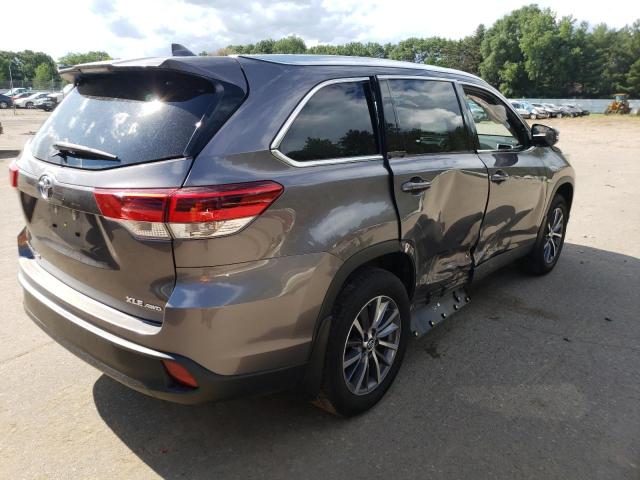 Photo 4 from auction – 2019 TOYOTA HIGHLANDER with VIN 5TDJZRFHXKS709952