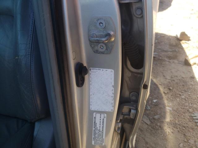 Photo 10 from auction – 2002 TOYOTA CAMRY LE with VIN 4T1BE30K92U560720