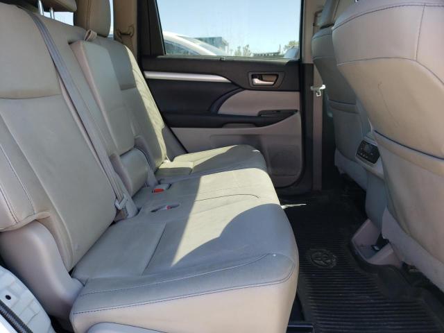 Foto 6 de la subasta – 2016 TOYOTA HIGHLANDER con VIN 5TDJKRFH8GS337961