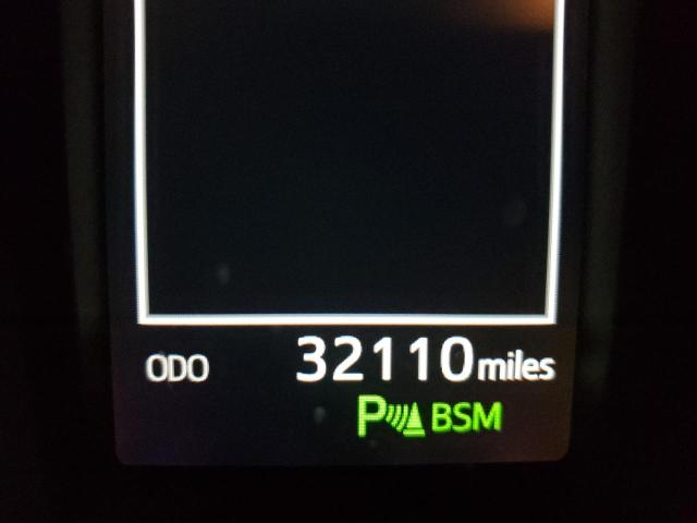 Photo 8 from auction – 2017 TOYOTA RAV4 LIMIT with VIN 2T3DFREV5HW554781