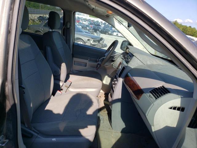 Photo 5 from auction – 2010 CHRYSLER TOWN & COU with VIN 2A4RR4DE3AR315189
