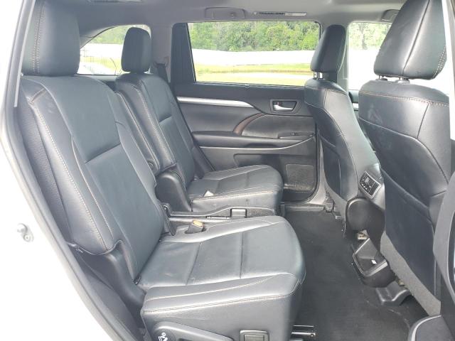 Photo 6 from auction – 2019 TOYOTA HIGHLANDER with VIN 5TDJZRFH1KS616138