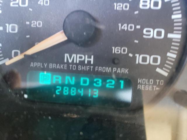 Photo 8 from auction – 2002 CHEVROLET SILVERADO with VIN 2GCEK19T521303835