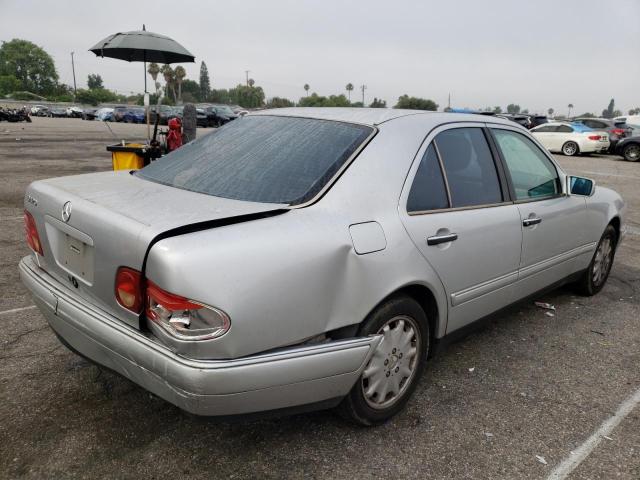 Photo 4 from auction – 1997 MERCEDES-BENZ E 420 with VIN WDBJF72F1VA247797