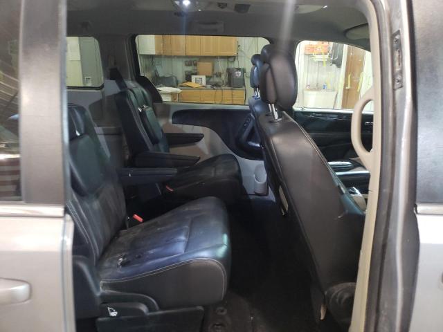 Photo 6 from auction – 2016 CHRYSLER TOWN & COU with VIN 2C4RC1BG5GR288533