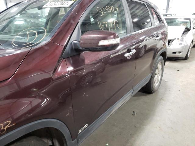 Photo 9 from auction – 2013 KIA SORENTO LX with VIN 5XYKTDA22DG319021
