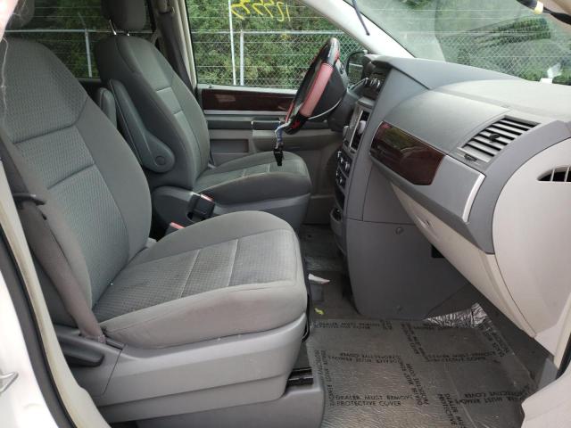 Photo 5 from auction – 2010 CHRYSLER TOWN & COU with VIN 2A4RR5D1XAR386909