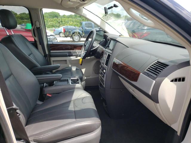 Photo 5 from auction – 2010 CHRYSLER TOWN & COU with VIN 2A4RR8D1XAR404830