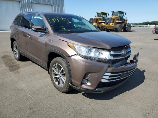 TOYOTA HIGHLANDER 2019 with VIN 5TDJZRFH6KS973895 - Photo from auction