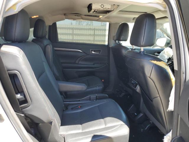 Photo 6 from auction – 2016 TOYOTA HIGHLANDER with VIN 5TDYKRFH4GS172876