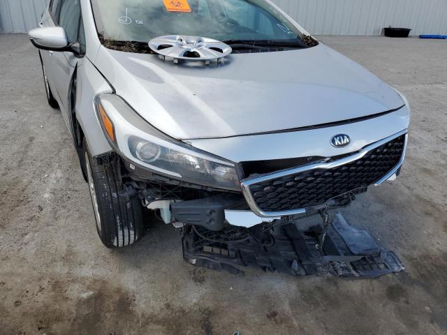 Photo 9 from auction – 2017 KIA FORTE LX with VIN 3KPFK4A7XHE039625