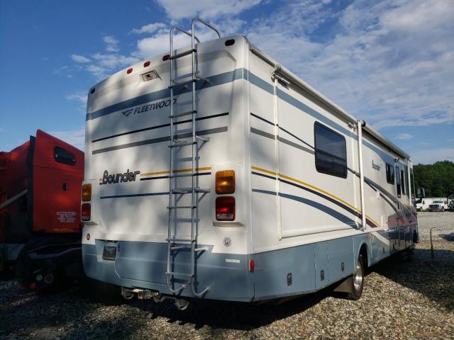 Photo 4 from auction – 2005 FLEETWOOD BOUNDER with VIN 5B4MP67GX53405460
