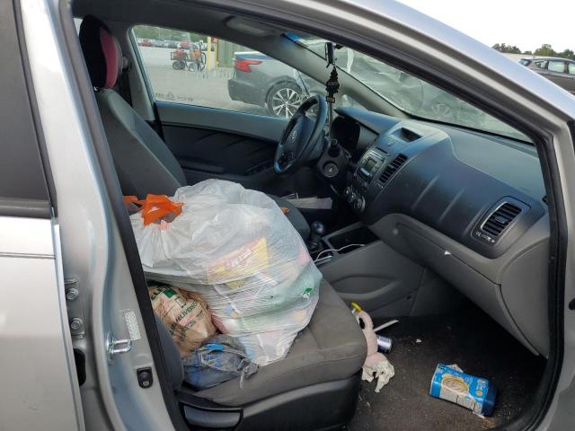 Photo 5 from auction – 2017 KIA FORTE LX with VIN 3KPFK4A7XHE039625