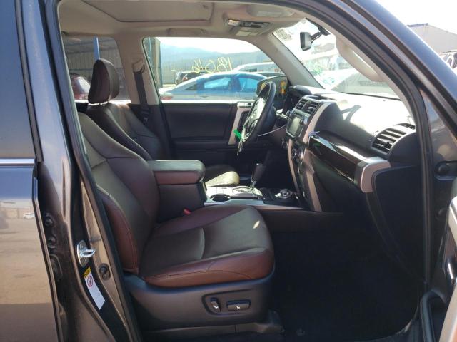 Photo 5 from auction – 2018 TOYOTA 4RUNNER SR with VIN JTEBU5JR8J5575504