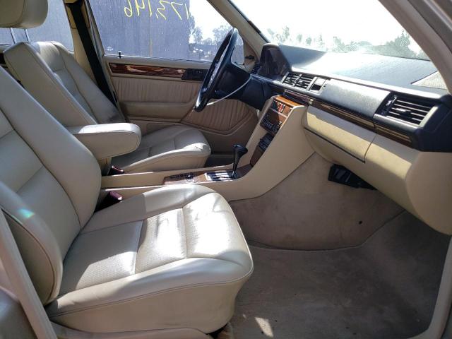 Photo 5 from auction – 1990 MERCEDES-BENZ 300 E with VIN WDBEA30D5LB208454