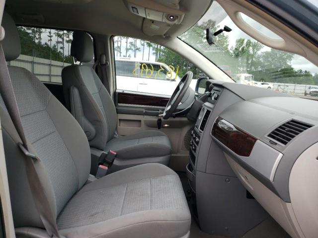 Photo 5 from auction – 2010 CHRYSLER TOWN & COU with VIN 2A4RR5D18AR337191