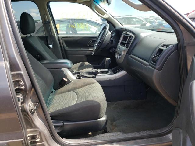Foto 5 de la subasta – 2005 MAZDA TRIBUTE S con VIN 4F2YZ94125KM62460
