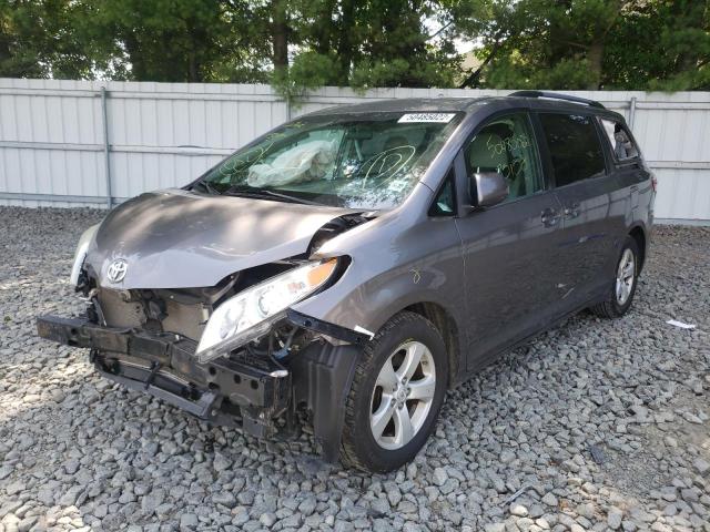 Photo 2 from auction – 2015 TOYOTA SIENNA LE with VIN 5TDKK3DCXFS534864