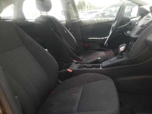 Photo 5 from auction – 2016 FORD FOCUS with VIN 1FADP3E27GL240525