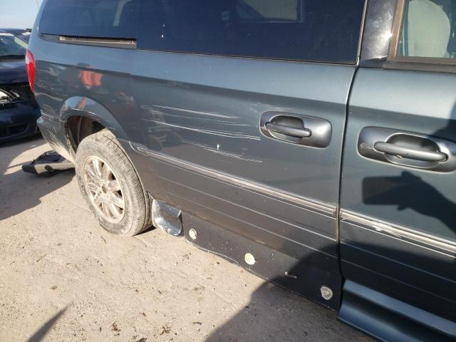 Photo 9 from auction – 2005 CHRYSLER TOWN & COU with VIN 2C8GP64L85R429299