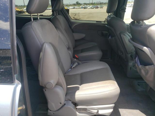 Photo 6 from auction – 2004 CHRYSLER TOWN & COU with VIN 2C8GP64L94R540264