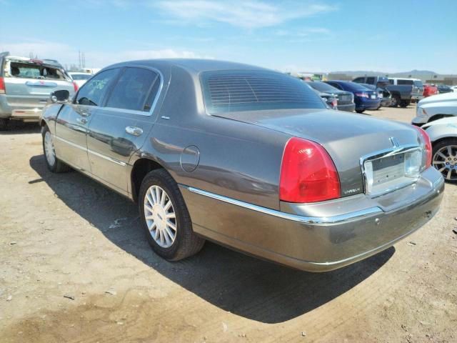 Photo 3 from auction – 2004 LINCOLN TOWN CAR U with VIN 1LNHM83W54Y681779