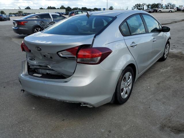 Photo 4 from auction – 2017 KIA FORTE LX with VIN 3KPFK4A7XHE039625