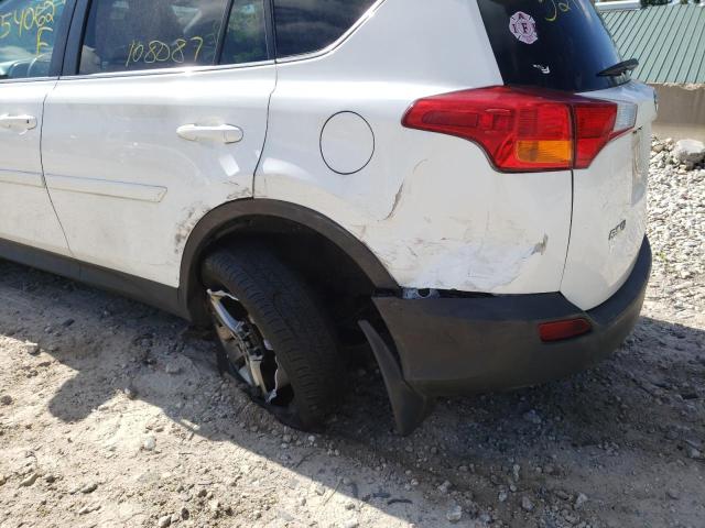 Photo 9 from auction – 2015 TOYOTA RAV4 XLE with VIN 2T3RFREV1FW266422