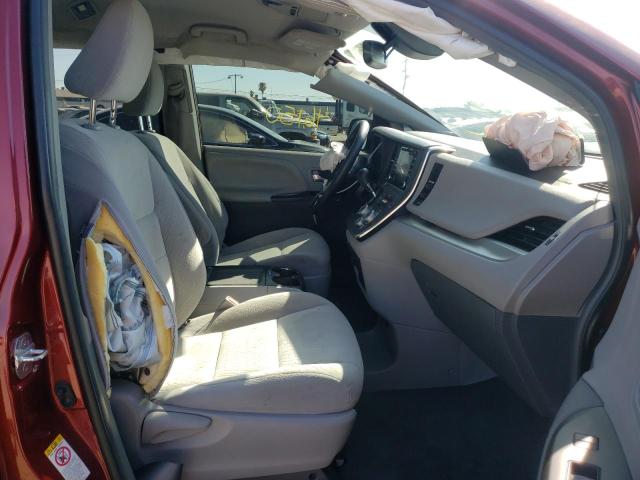 Photo 5 from auction – 2018 TOYOTA SIENNA LE with VIN 5TDKZ3DC4JS930471