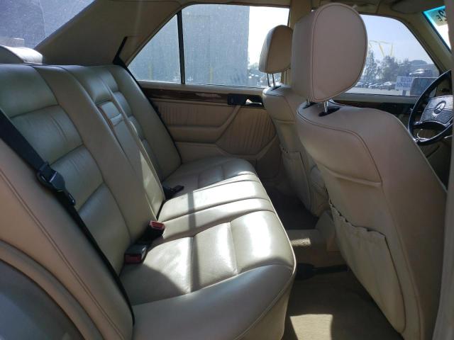 Photo 6 from auction – 1990 MERCEDES-BENZ 300 E with VIN WDBEA30D5LB208454