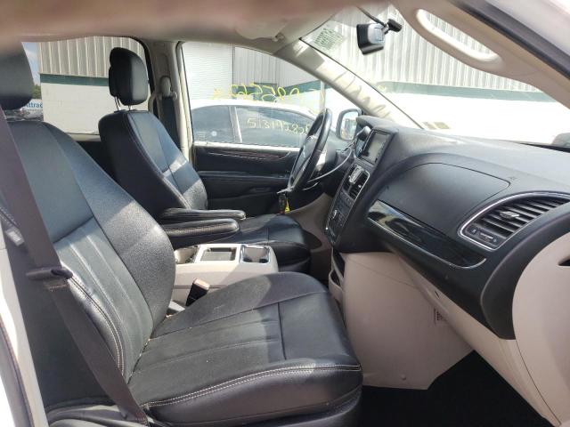 Photo 5 from auction – 2015 CHRYSLER TOWN & COU with VIN 2C4RC1BG5FR560674