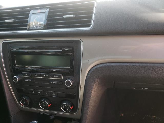 Photo 9 from auction – 2013 VOLKSWAGEN PASSAT S with VIN 1VWAP7A32DC056251