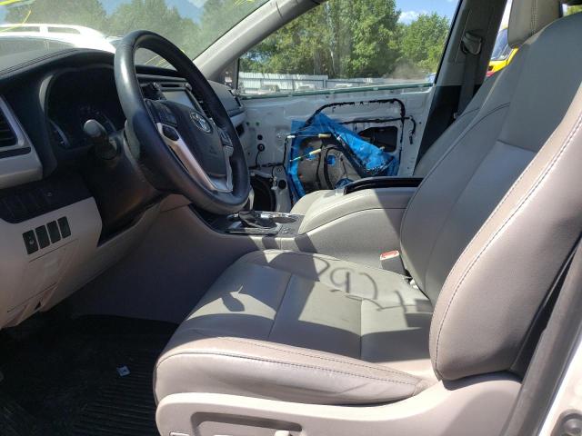 Photo 5 from auction – 2016 TOYOTA HIGHLANDER with VIN 5TDJKRFH8GS337961