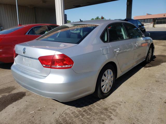Photo 4 from auction – 2013 VOLKSWAGEN PASSAT S with VIN 1VWAP7A30DC072867