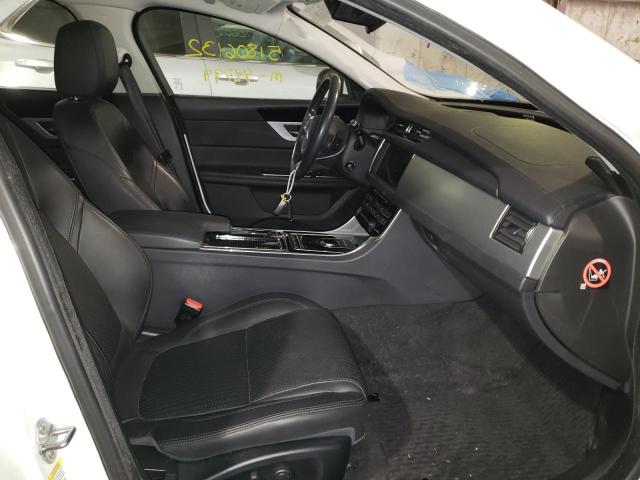 Photo 5 from auction – 2017 JAGUAR XF PRESTIG with VIN SAJBK4BVXHCY47512