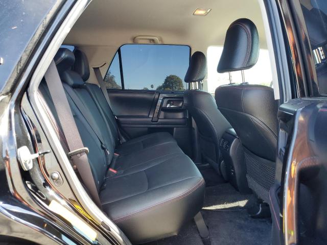 Photo 6 from auction – 2018 TOYOTA 4RUNNER SR with VIN JTEBU5JR2J5607282