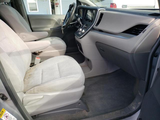 Photo 5 from auction – 2015 TOYOTA SIENNA with VIN 5TDZK3DC5FS563543