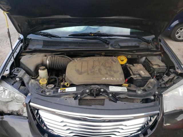 Photo 7 from auction – 2016 CHRYSLER TOWN & COU with VIN 2C4RC1BG4GR214875