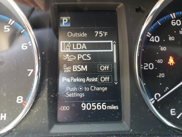 Photo 8 from auction – 2017 TOYOTA RAV4 LIMIT with VIN 2T3DFREV6HW643405