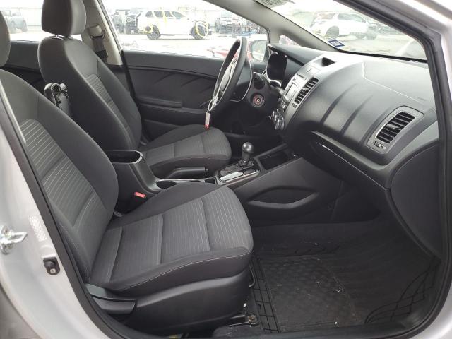 Photo 5 from auction – 2017 KIA FORTE LX with VIN 3KPFL4A77HE046965